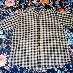 Short sleeve button up